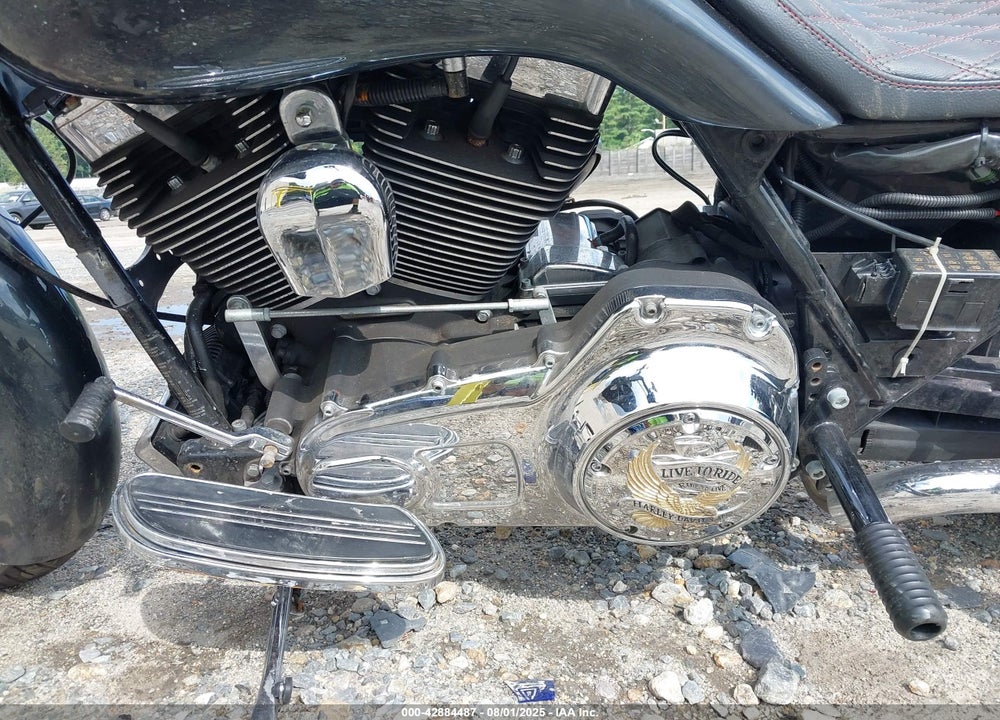 2007 HARLEY-DAVIDSON FLHX VIN: 1HD1KB4177Y612932