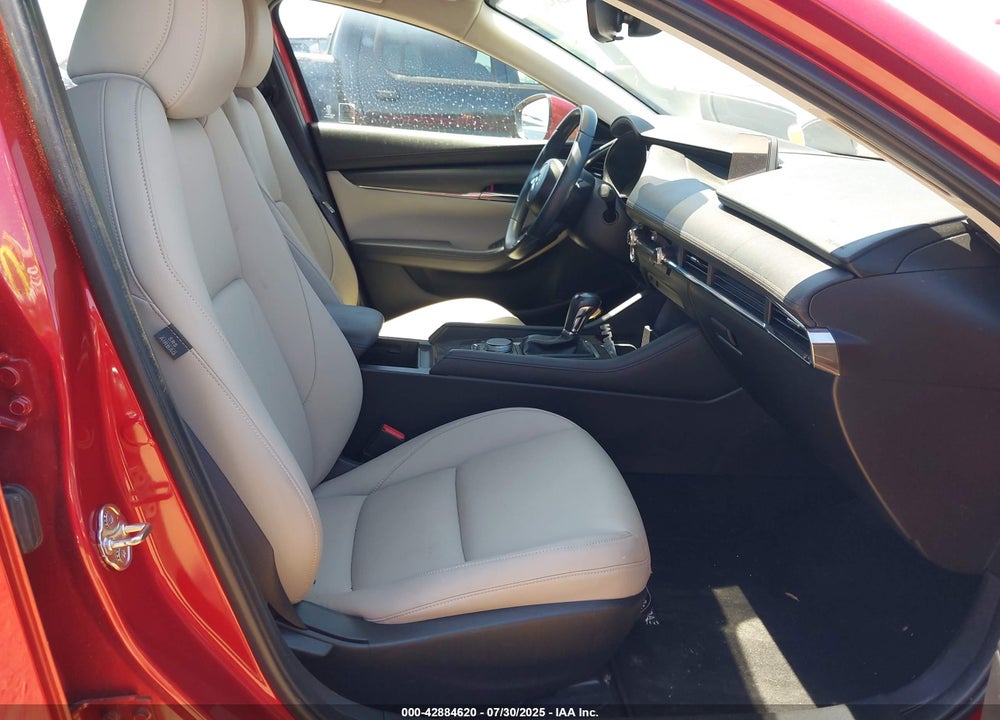 2019 MAZDA 3 PREFERRED PACKAGE VIN: JM1BPADL9K1119967