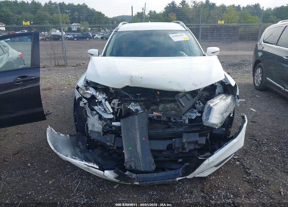 2017 NISSAN ROGUE VIN: JN8AT2MV3HW027817