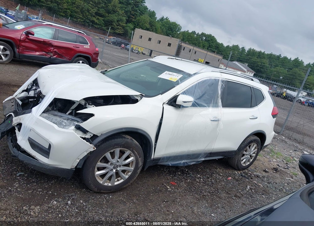 2017 NISSAN ROGUE VIN: JN8AT2MV3HW027817