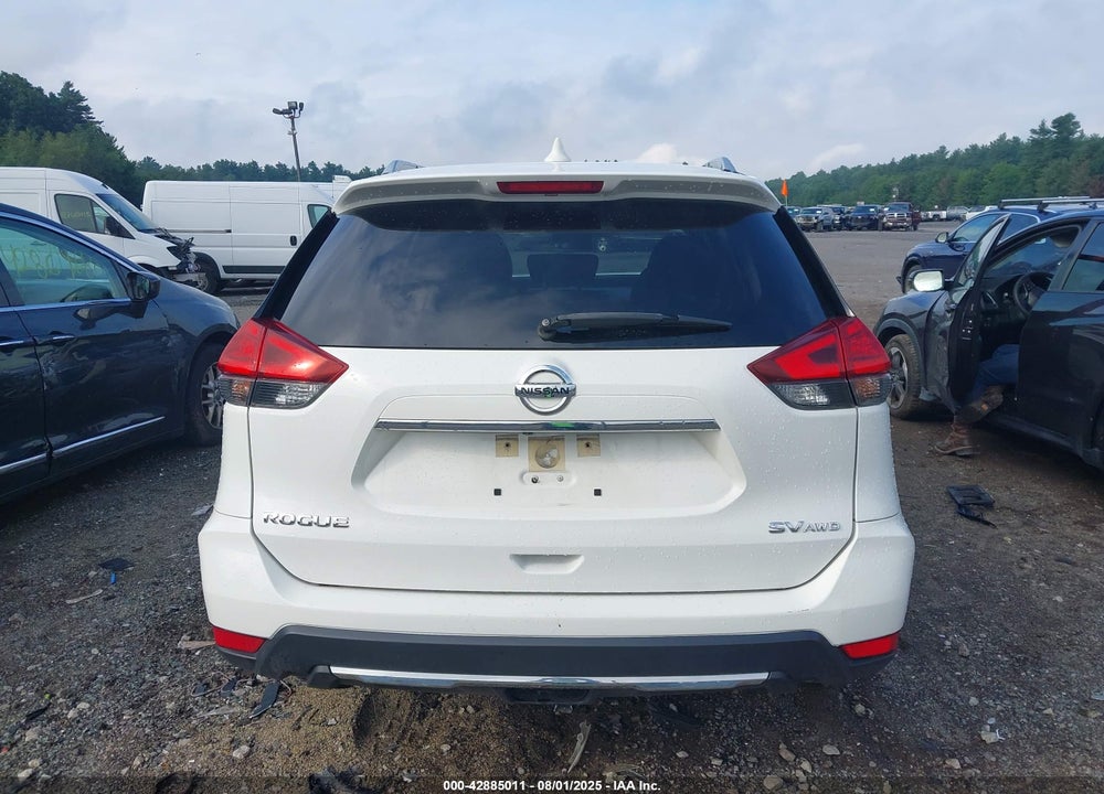 2017 NISSAN ROGUE VIN: JN8AT2MV3HW027817