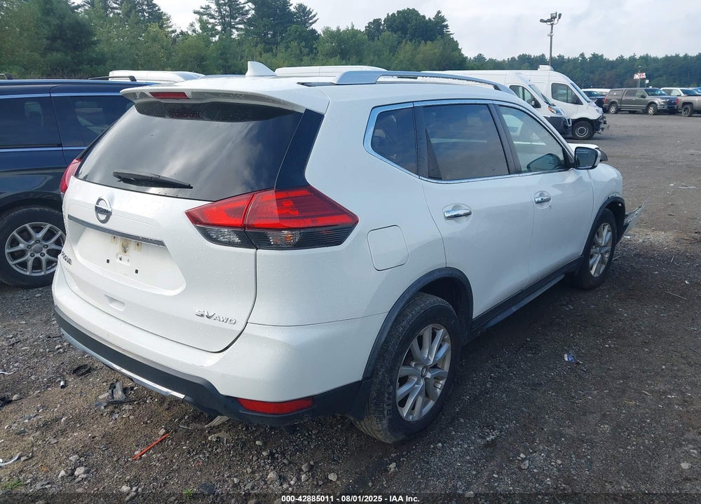 2017 NISSAN ROGUE VIN: JN8AT2MV3HW027817