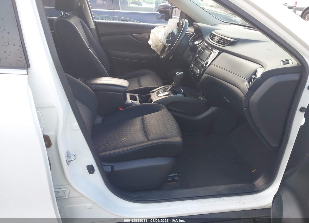 2017 NISSAN ROGUE VIN: JN8AT2MV3HW027817