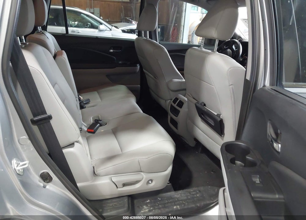 2022 HONDA PILOT VIN: 5FNYF6H25NB105474
