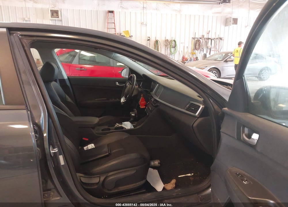 2020 KIA OPTIMA VIN: 5XXGT4L33LG394986