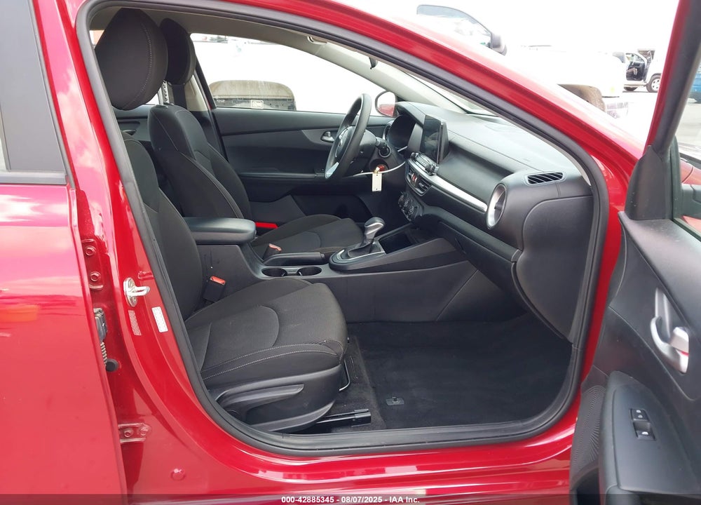 2021 KIA FORTE VIN: 3KPF24AD1ME340090