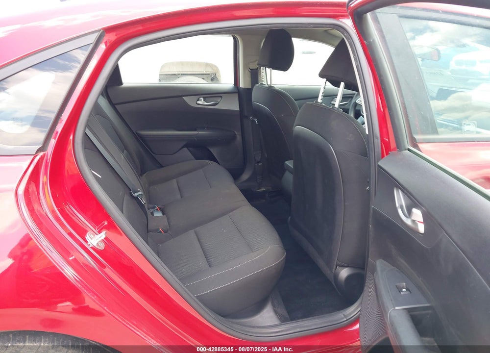 2021 KIA FORTE VIN: 3KPF24AD1ME340090
