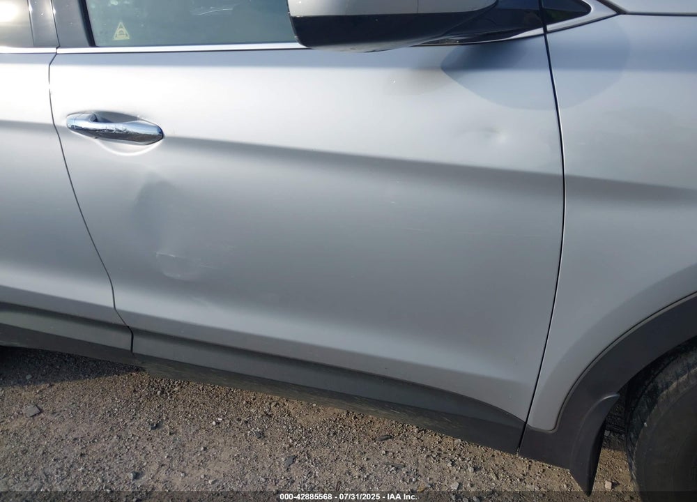 2016 HYUNDAI SANTA FE VIN: KM8SMDHF0GU131456