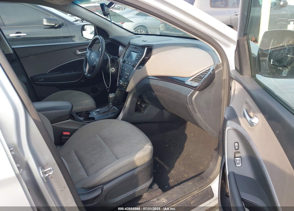 2016 HYUNDAI SANTA FE VIN: KM8SMDHF0GU131456