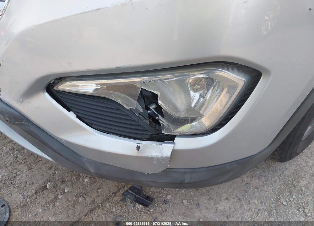 2016 HYUNDAI SANTA FE VIN: KM8SMDHF0GU131456