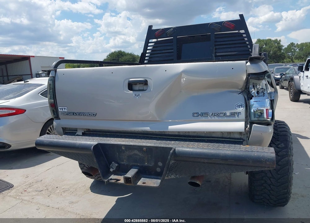 2005 CHEVROLET SILVERADO 2500HD LS VIN: 1GCHC23U35F941094