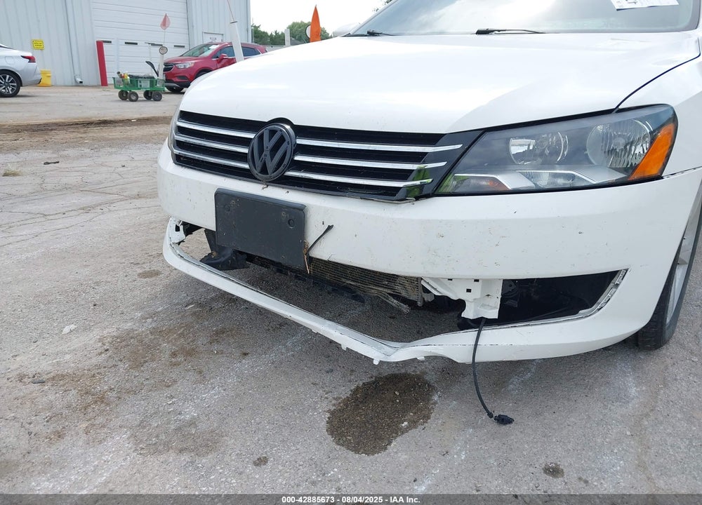 2012 VOLKSWAGEN PASSAT VIN: 1VWBP7A38CC102667