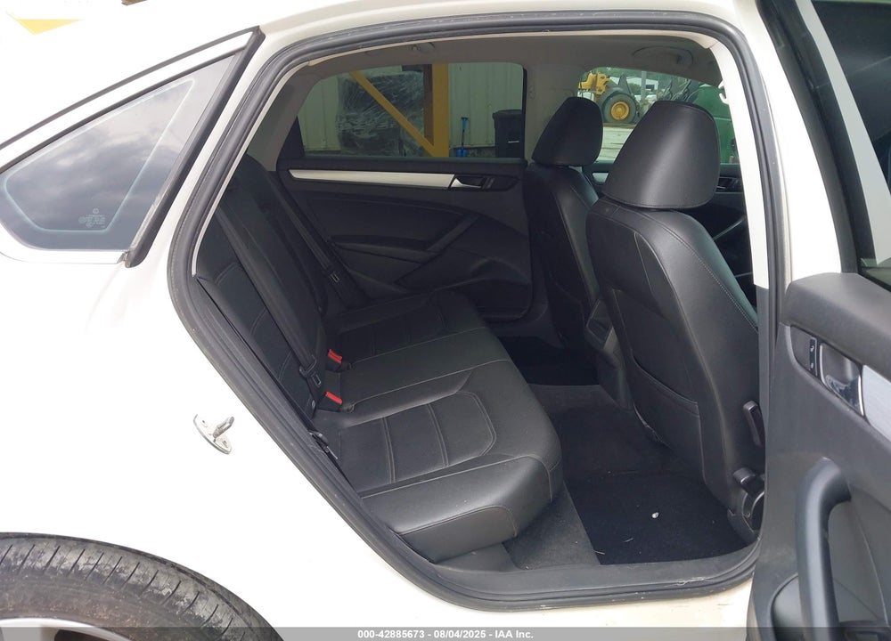 2012 VOLKSWAGEN PASSAT VIN: 1VWBP7A38CC102667