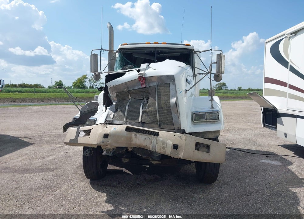 2014 KENWORTH T800 T800 VIN: 1XKDD49X9EJ362945