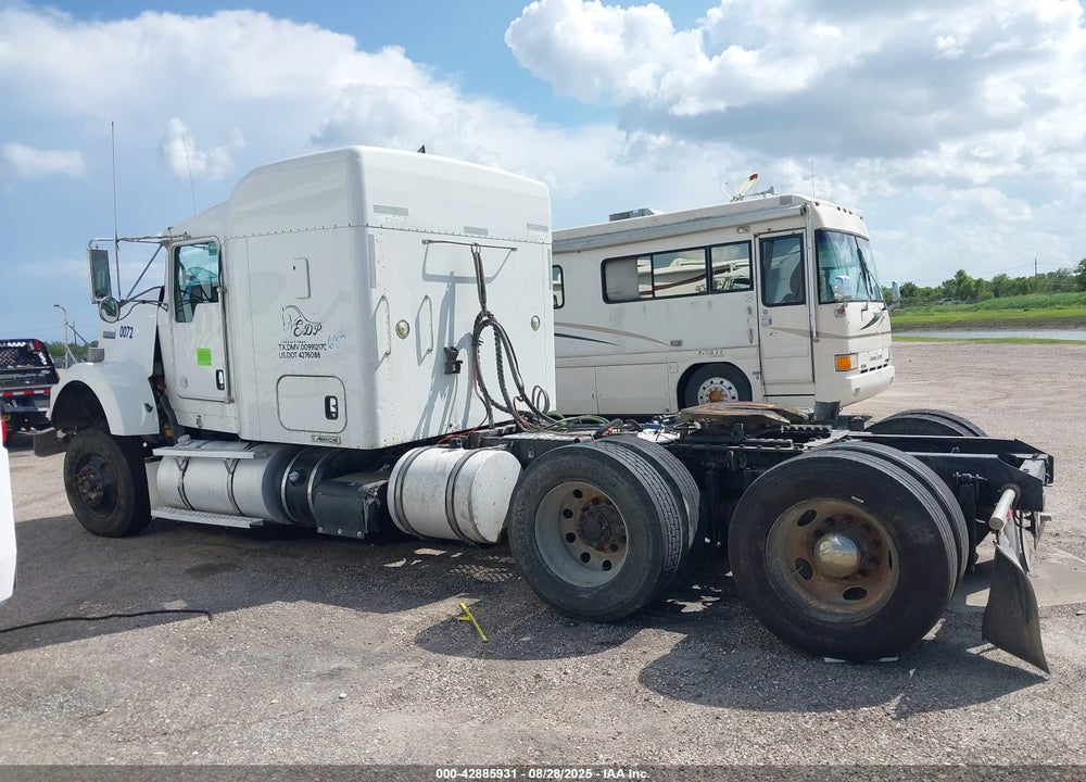 2014 KENWORTH T800 T800 VIN: 1XKDD49X9EJ362945