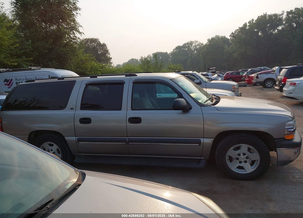 2003 CHEVROLET SUBURBAN 1500 LS VIN: 3GNEC16Z33G282361