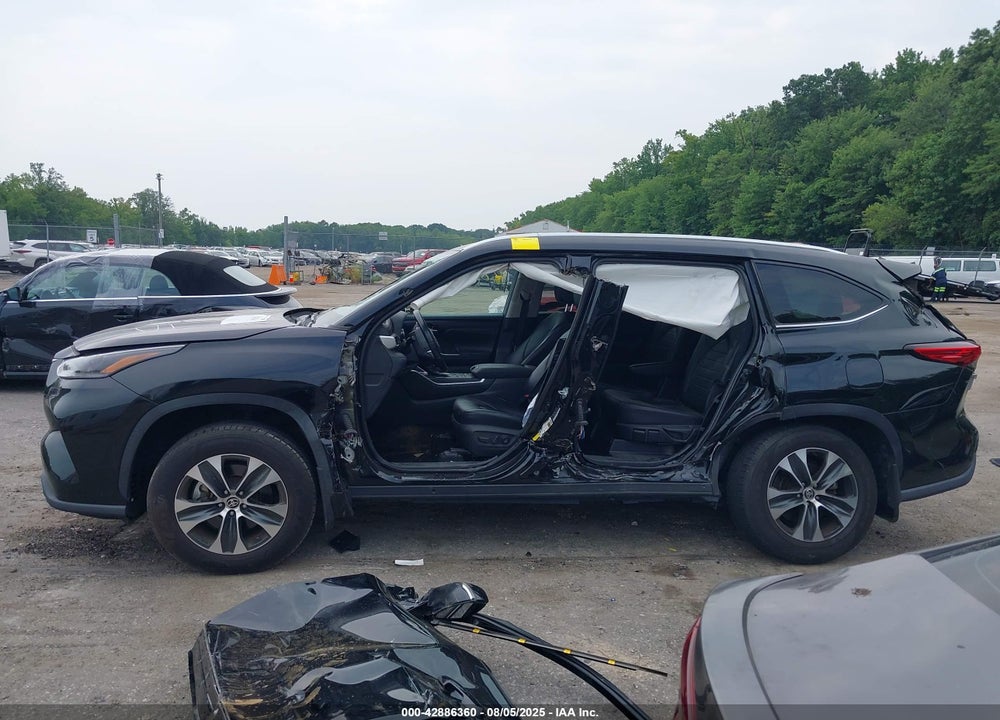 2021 TOYOTA HIGHLANDER VIN: 5TDGZRBHXMS524495