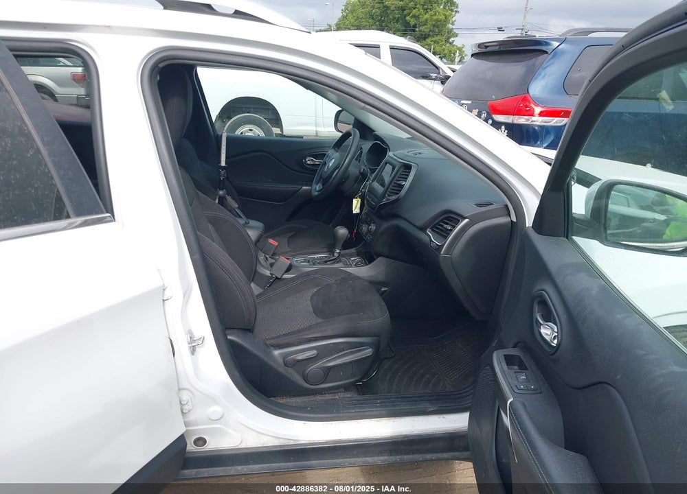 2019 JEEP CHEROKEE VIN: 1C4PJLCB5KD273294