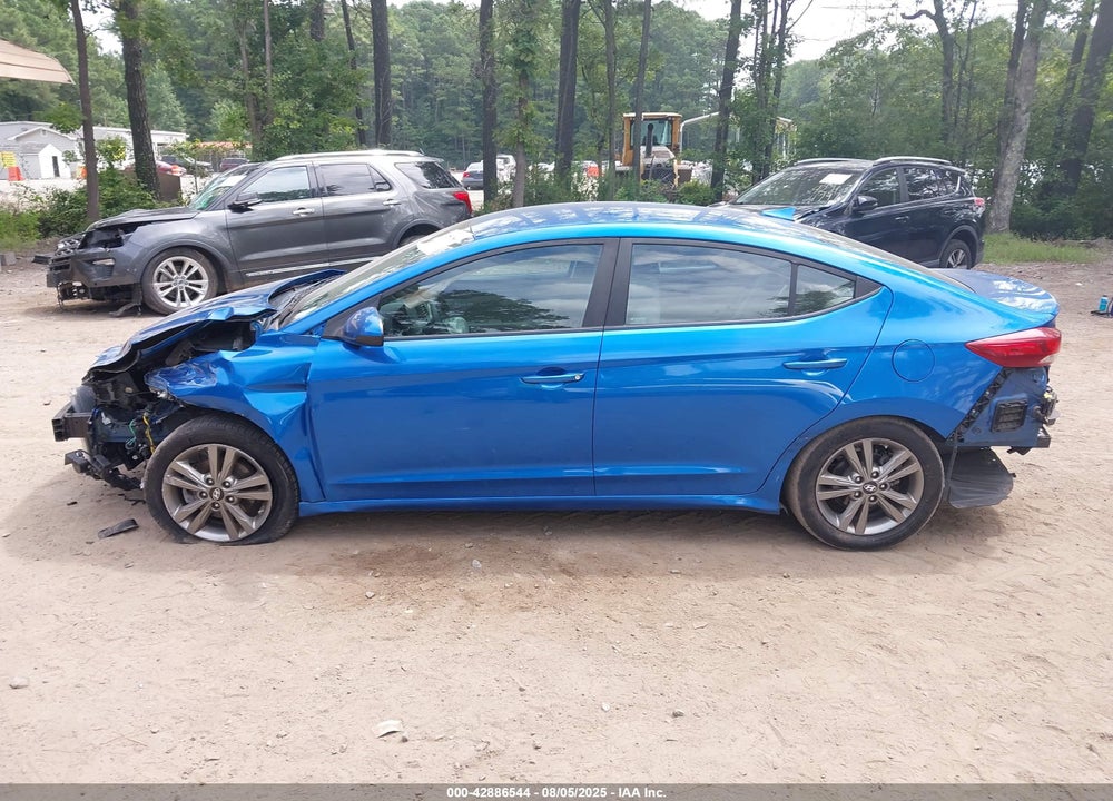 2018 HYUNDAI ELANTRA SEL VIN: 5NPD84LF3JH337168