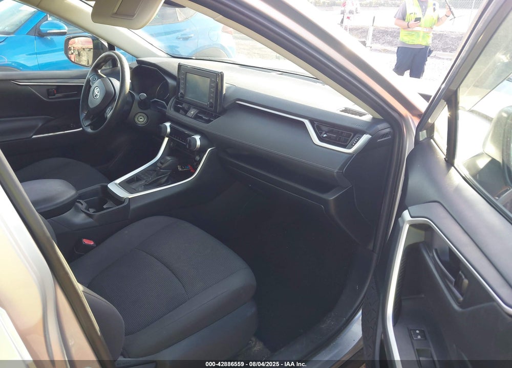 2019 TOYOTA RAV4 LE VIN: 2T3F1RFV2KC016053