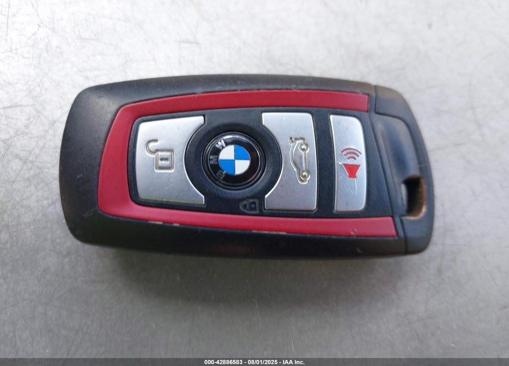 2016 BMW 3 SERIES VIN: WBA8E9G5XGNU30185
