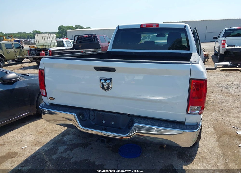 2019 RAM 1500 VIN: 1C6RR6FG2KS704851