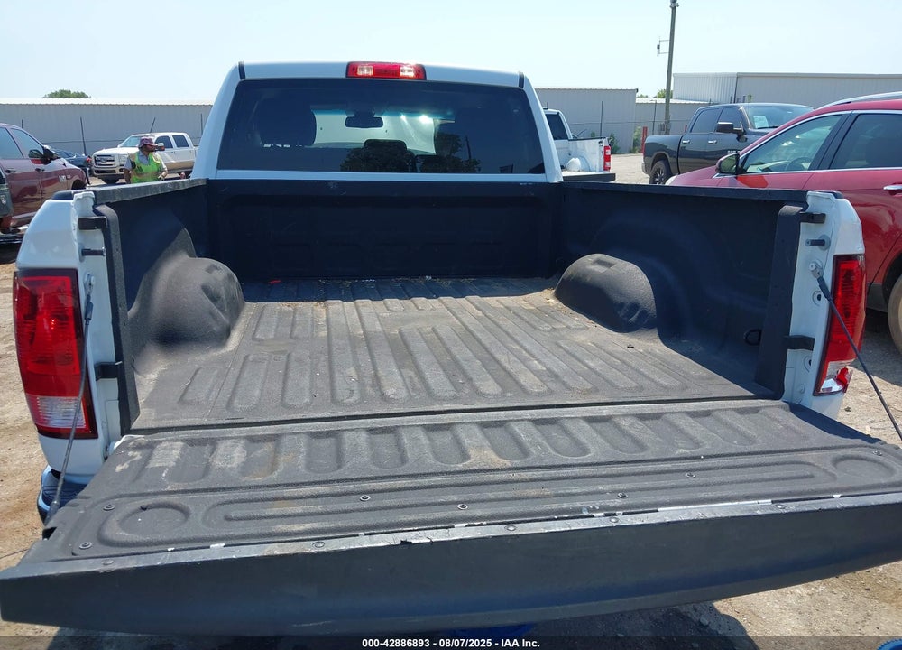 2019 RAM 1500 VIN: 1C6RR6FG2KS704851