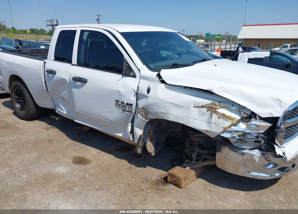 2019 RAM 1500 VIN: 1C6RR6FG2KS704851