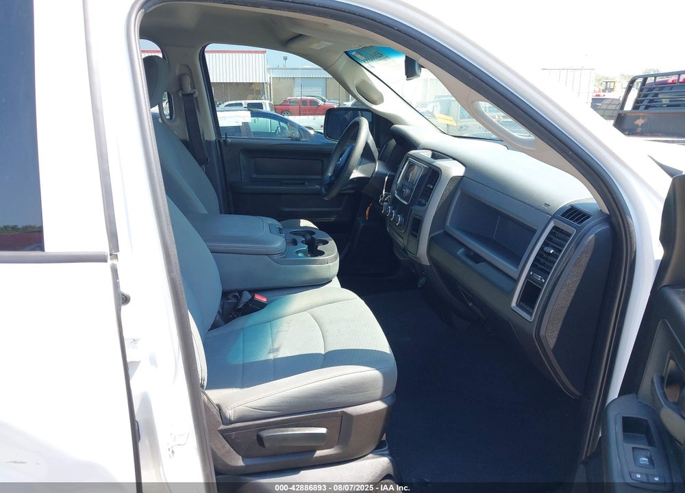 2019 RAM 1500 VIN: 1C6RR6FG2KS704851