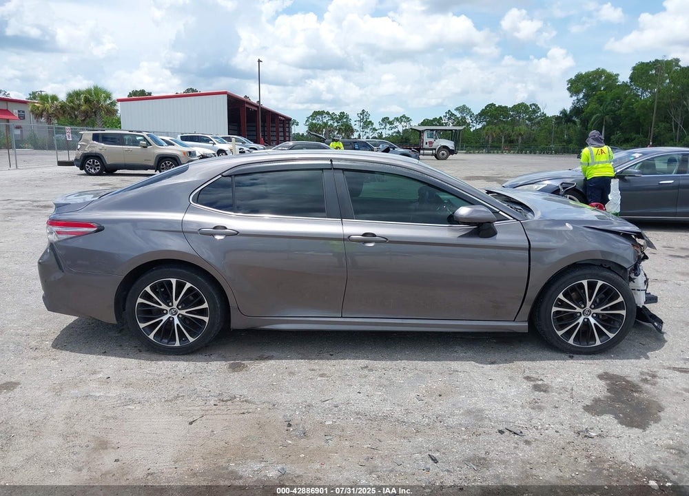 2018 TOYOTA CAMRY VIN: 4T1B11HK8JU569749