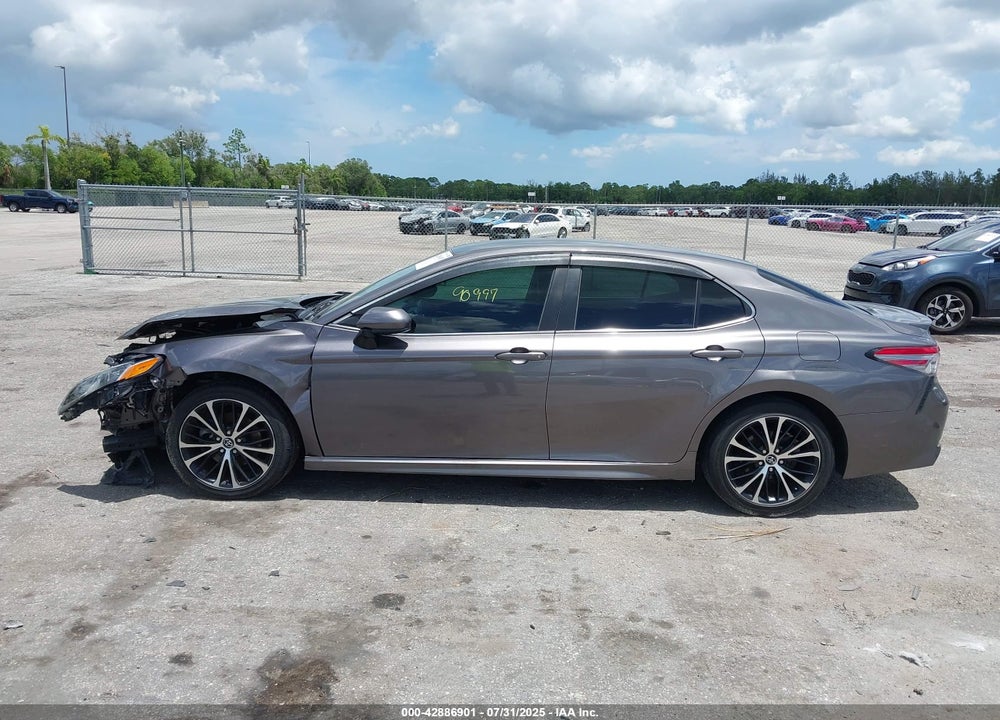 2018 TOYOTA CAMRY VIN: 4T1B11HK8JU569749
