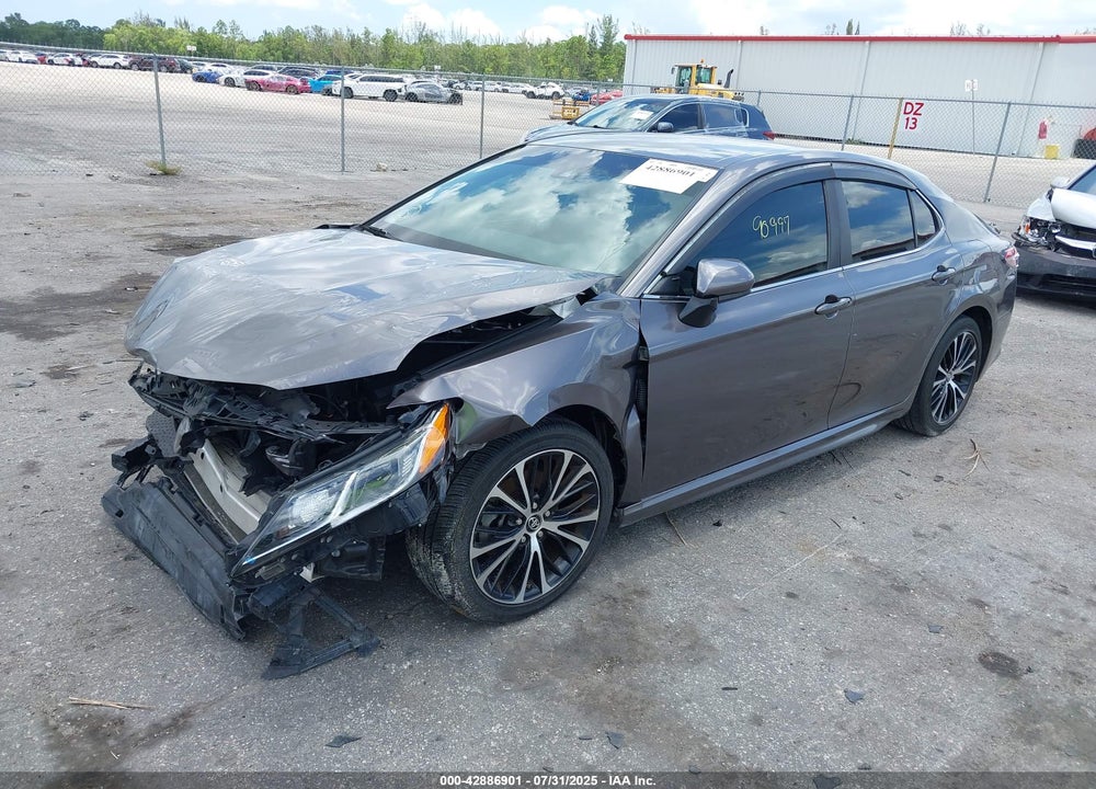 2018 TOYOTA CAMRY VIN: 4T1B11HK8JU569749