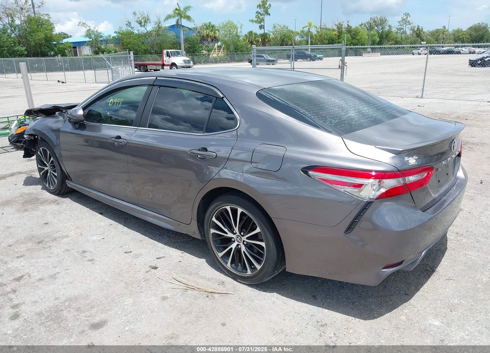 2018 TOYOTA CAMRY VIN: 4T1B11HK8JU569749