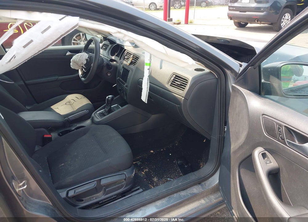 2016 VOLKSWAGEN JETTA VIN: 3VW267AJ5GM239149
