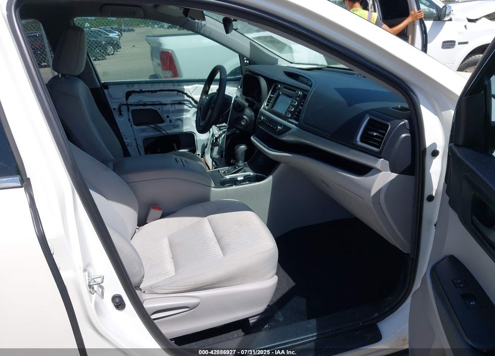 2019 TOYOTA HIGHLANDER VIN: 5TDZZRFH7KS336243