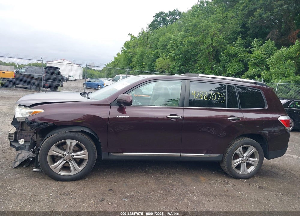 2011 TOYOTA HIGHLANDER LIMITED V6 VIN: 5TDDK3EHXBS090317
