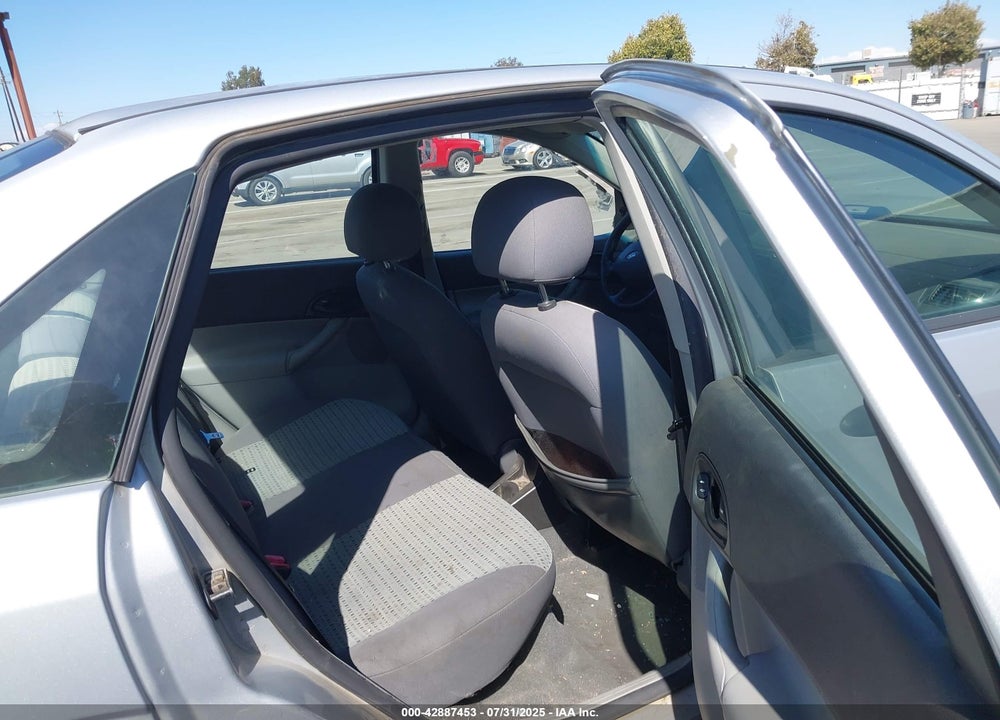 2006 FORD FOCUS ZX4 VIN: 1FAFP34N16W101752