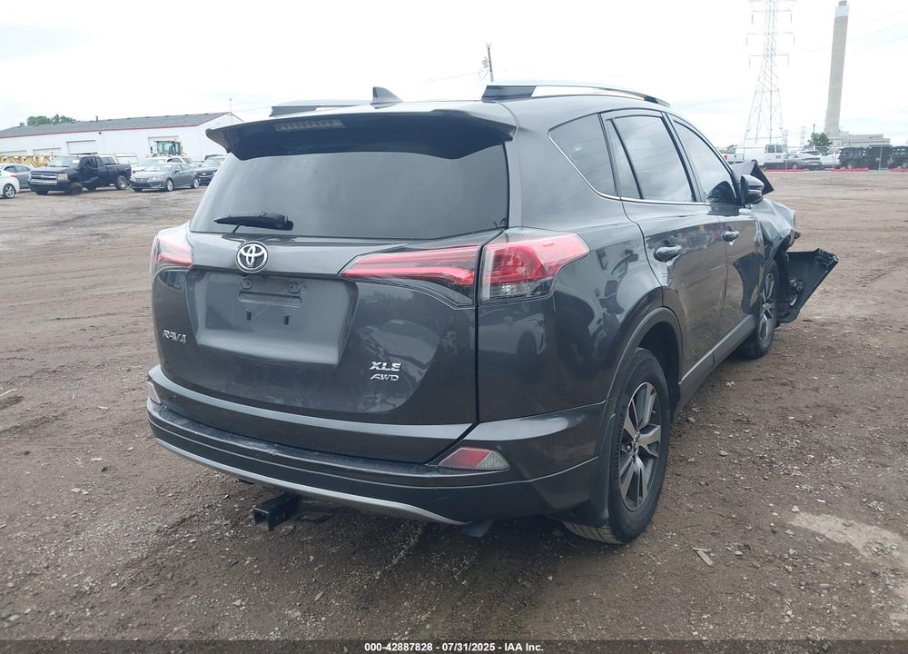 2018 TOYOTA RAV4 XLE VIN: JTMRFREV9JJ231084