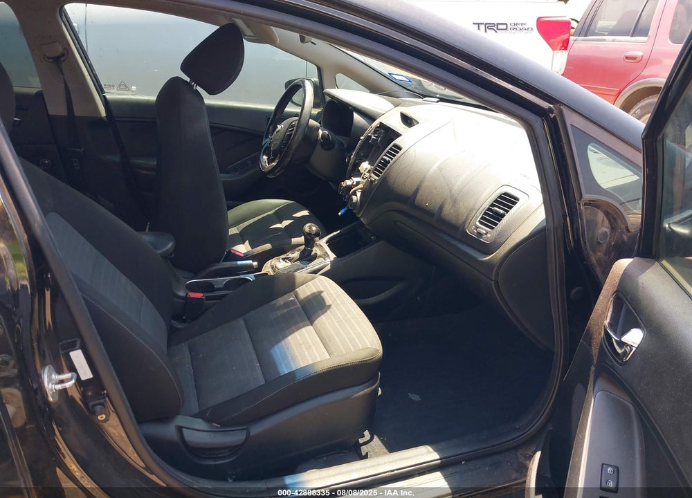 2017 KIA FORTE VIN: 3KPFL4A75HE079043