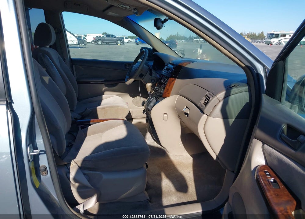 2004 TOYOTA SIENNA LE VIN: 5TDZA23C74S090062