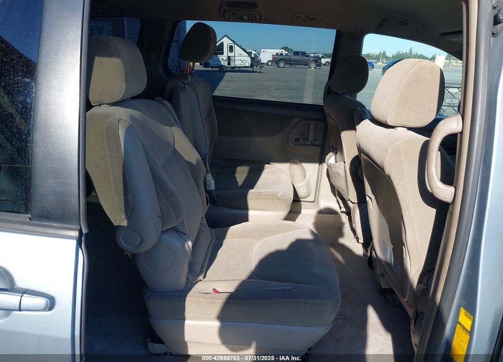 2004 TOYOTA SIENNA LE VIN: 5TDZA23C74S090062