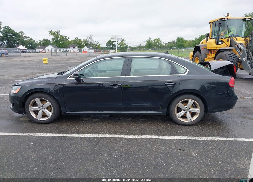 2013 VOLKSWAGEN PASSAT VIN: 1VWBP7A35DC108170