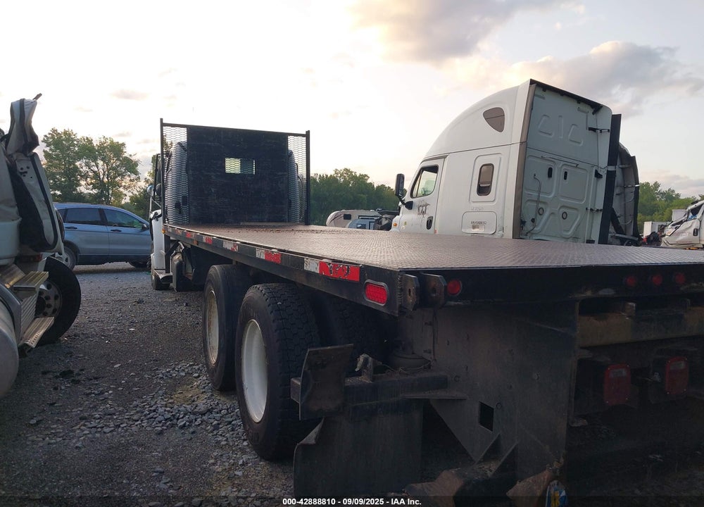 2017 FREIGHTLINER M2 106 VIN: 1FVHCYCYXHHJB2022