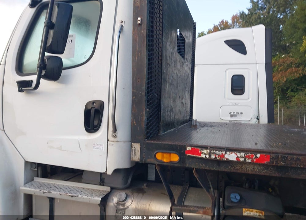 2017 FREIGHTLINER M2 106 VIN: 1FVHCYCYXHHJB2022