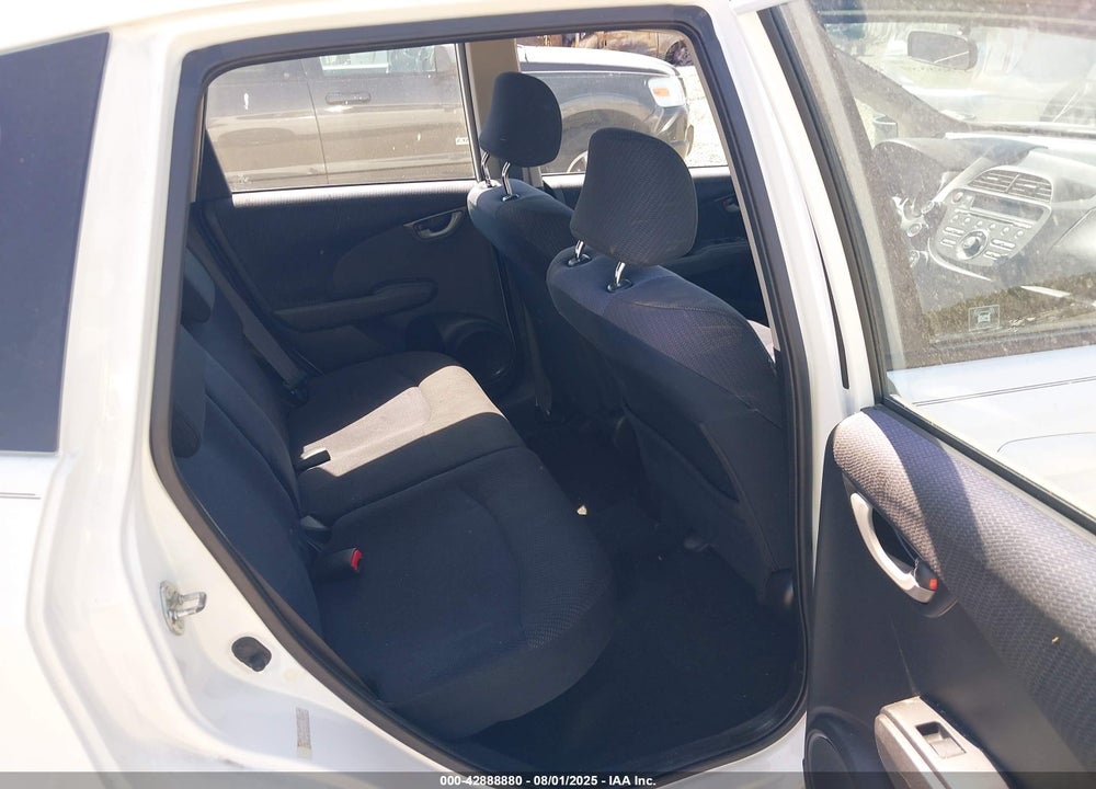 2013 HONDA FIT VIN: JHMGE8H59DC052986