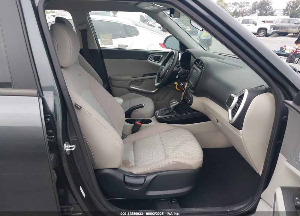 2020 KIA SOUL LX VIN: KNDJ23AU4L7716042