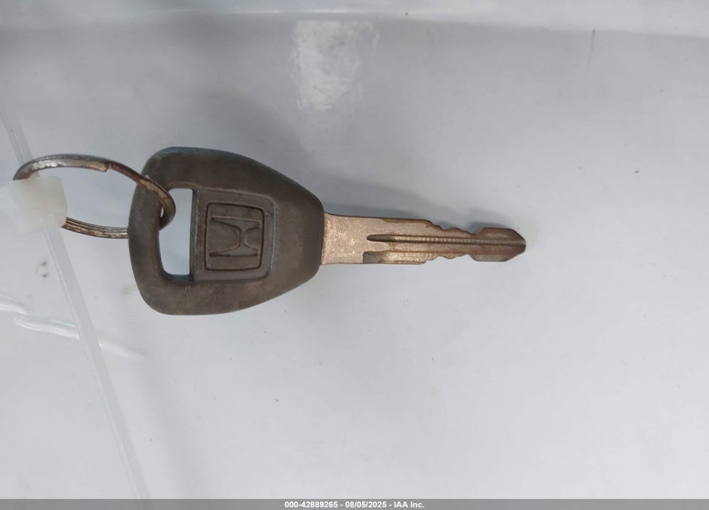 2001 HONDA ACCORD 2.3 LX VIN: 1HGCG66511A024660