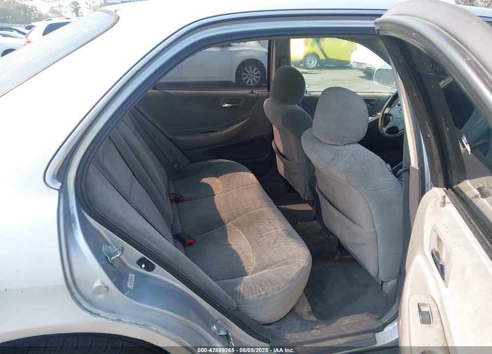 2001 HONDA ACCORD 2.3 LX VIN: 1HGCG66511A024660