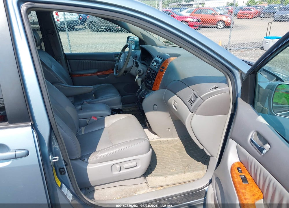 2006 TOYOTA SIENNA XLE VIN: 5TDBA22C76S075955