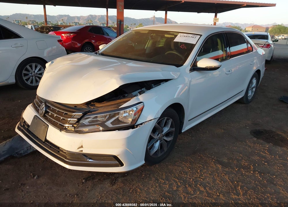 2017 VOLKSWAGEN PASSAT VIN: 1VWAT7A33HC019579